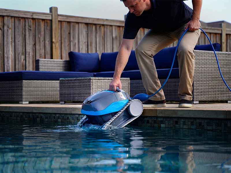 Gunite concrete pool with robotic cleaner