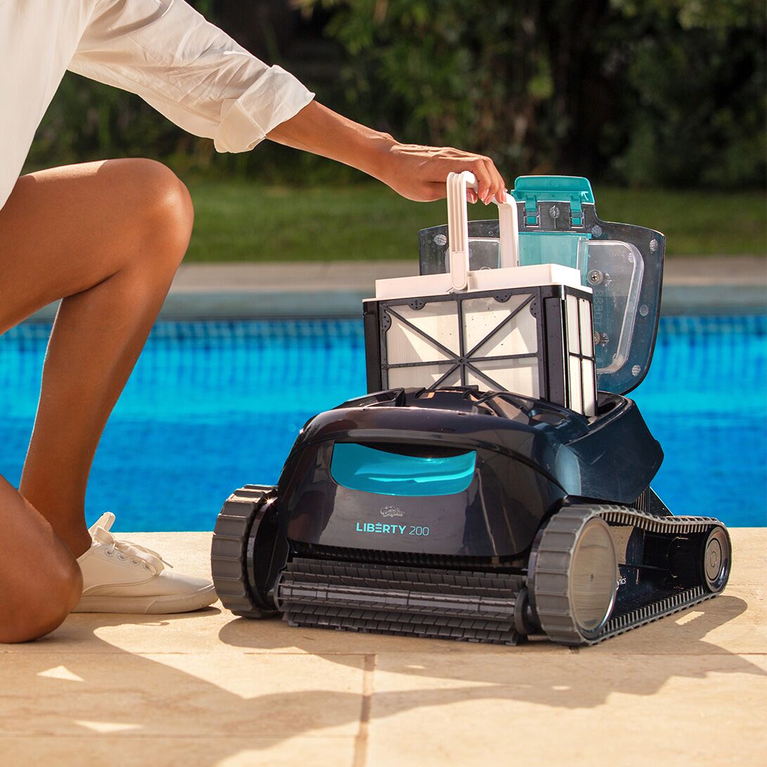 Dolphin Liberty Cordless Robotic Pool Cleaner