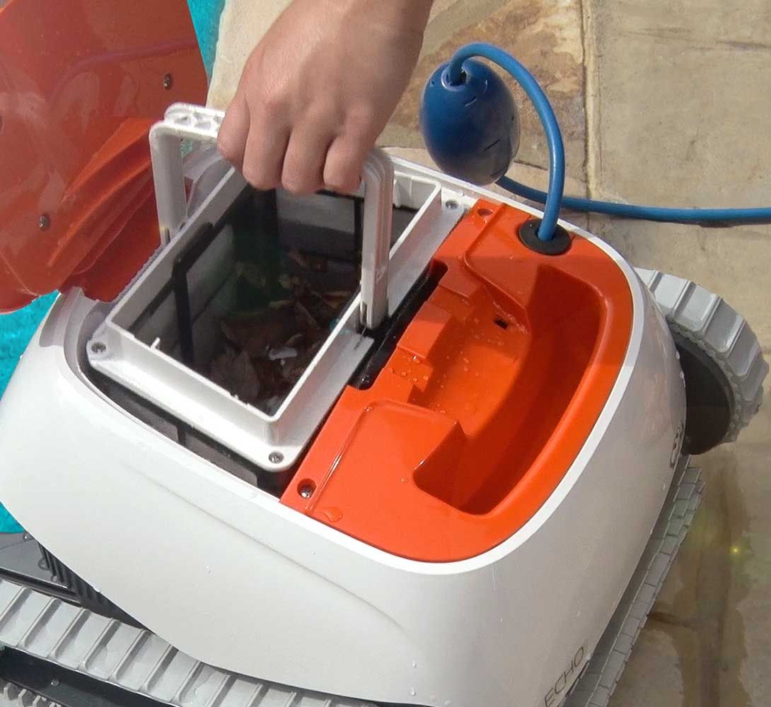 Dolphin Echo Poolside Cleaning Robot 5